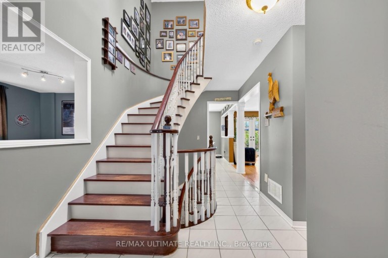 96 CRESTHAVEN ROAD, Brampton (Snelgrove), Ontario, L7A1H8