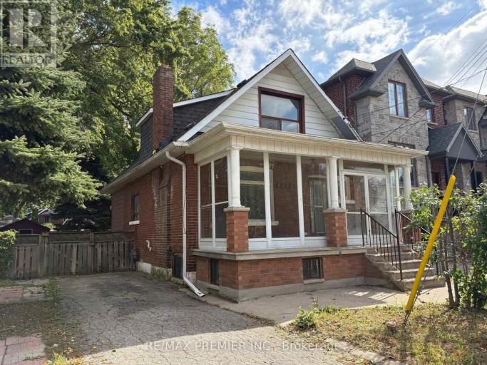 33 ROYAL YORK ROAD, Toronto (Mimico), Ontario, M8V2T3