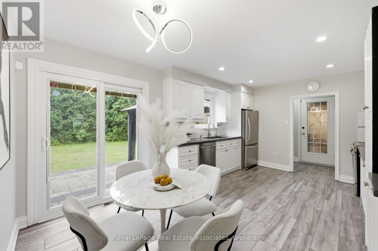 1924 BALSAM AVENUE, Mississauga (Clarkson), Ontario, L5J1L2