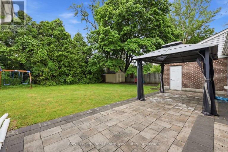 1924 BALSAM AVENUE, Mississauga (Clarkson), Ontario, L5J1L2