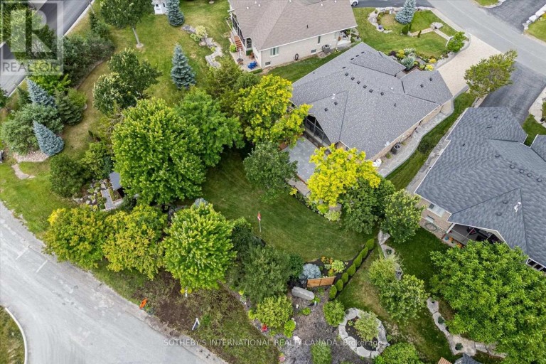 33 SOUTH HARBOUR DRIVE, Kawartha Lakes (Bobcaygeon), Ontario, K0M1A0