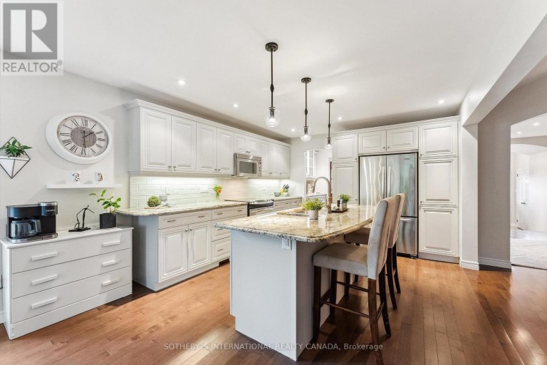 33 SOUTH HARBOUR DRIVE, Kawartha Lakes (Bobcaygeon), Ontario, K0M1A0