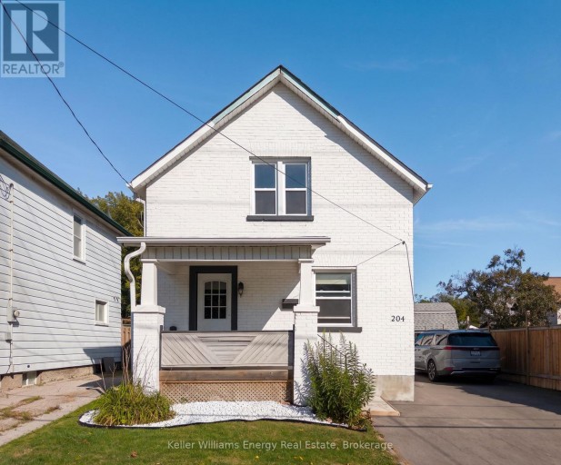 204 GIBB STREET, Oshawa (Vanier), Ontario, L1J1Y7