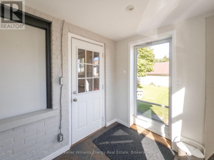 204 GIBB STREET, Oshawa (Vanier), Ontario, L1J1Y7