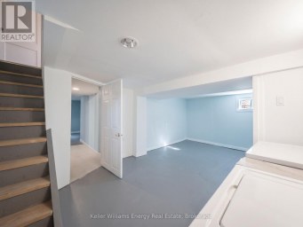 204 GIBB STREET Oshawa (Vanier) Ontario photo 20