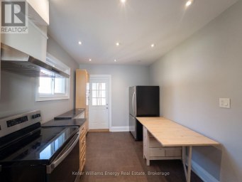 204 GIBB STREET Oshawa (Vanier) Ontario photo 5