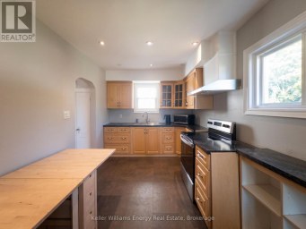 204 GIBB STREET Oshawa (Vanier) Ontario photo 6