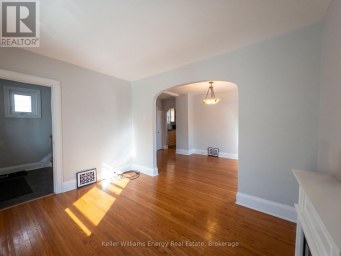 204 GIBB STREET Oshawa (Vanier) Ontario photo 9
