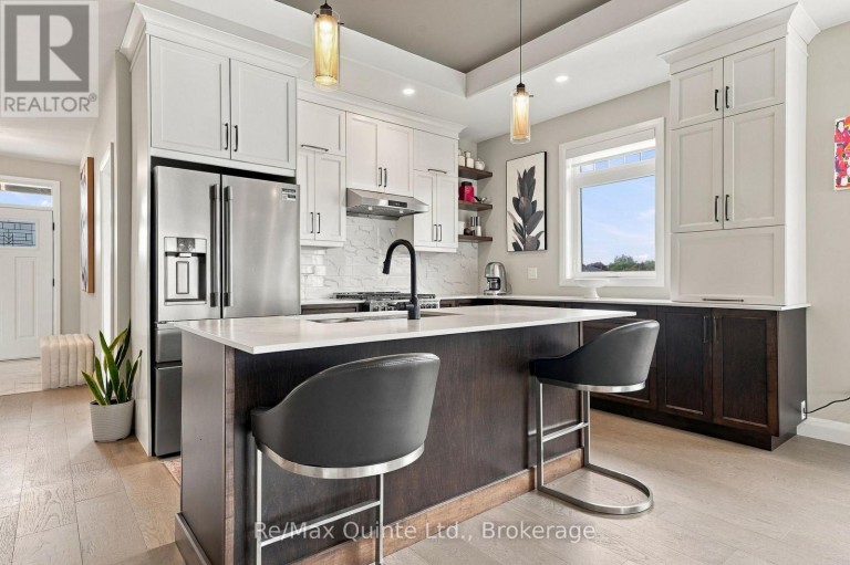 61 HASTINGS PARK DRIVE, Belleville (Belleville Ward), Ontario, K8P0H7