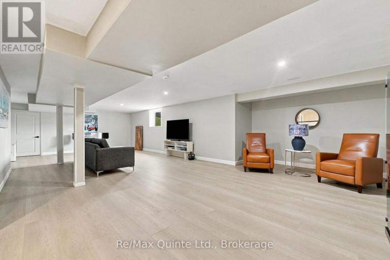 61 HASTINGS PARK DRIVE, Belleville (Belleville Ward), Ontario, K8P0H7