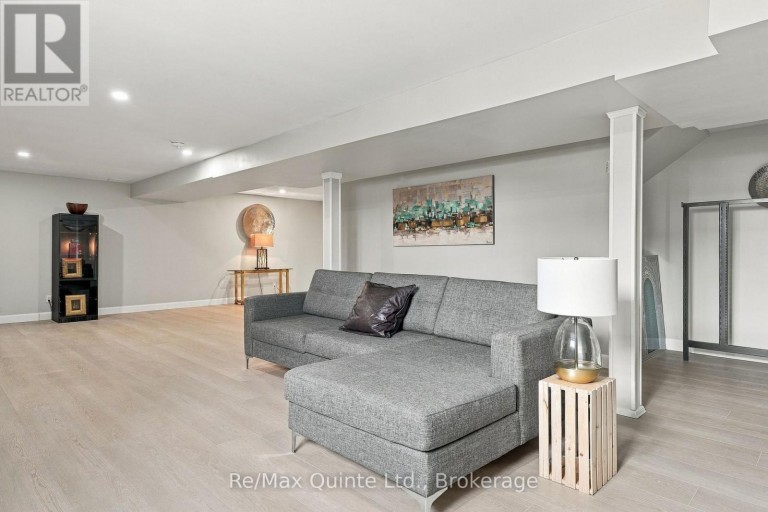 61 HASTINGS PARK DRIVE, Belleville (Belleville Ward), Ontario, K8P0H7