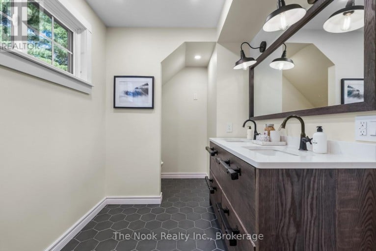 4200 RICE LAKE DRIVE S, Hamilton Township, Ontario, L1A3V6