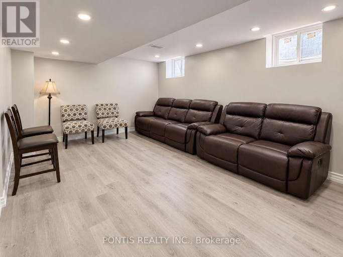 145 HARRONGATE PLACE, Whitby (Taunton North), Ontario, L1R3E6