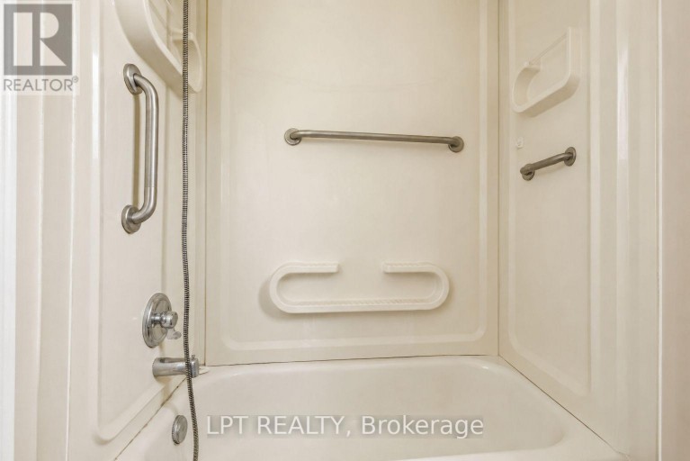 204A THE QUEENSWAY S, Georgina (Keswick North), Ontario, L4P2A6