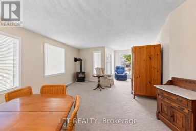 204A THE QUEENSWAY S Georgina (Keswick North) Ontario photo 14