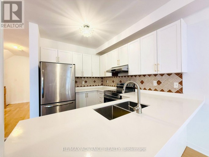 137 LARAMIE CRESCENT, Vaughan (Patterson), Ontario, L6A0R1