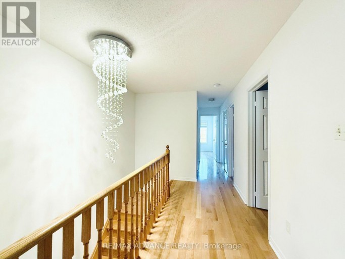 137 LARAMIE CRESCENT, Vaughan (Patterson), Ontario, L6A0R1