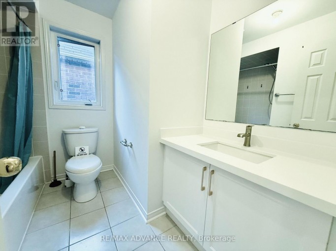 137 LARAMIE CRESCENT, Vaughan (Patterson), Ontario, L6A0R1