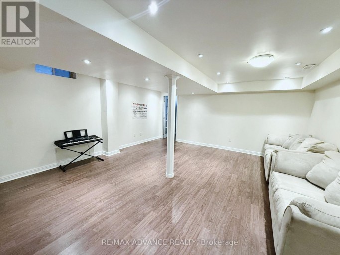 137 LARAMIE CRESCENT, Vaughan (Patterson), Ontario, L6A0R1