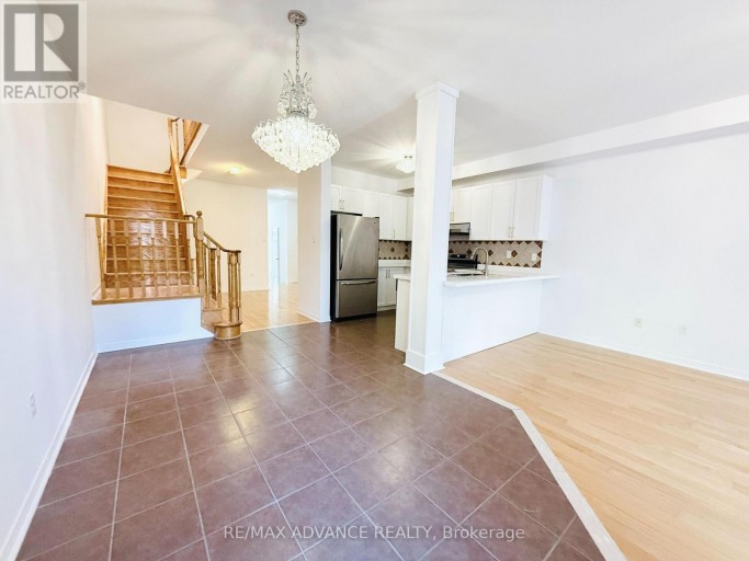 137 LARAMIE CRESCENT, Vaughan (Patterson), Ontario, L6A0R1