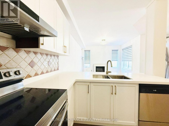 137 LARAMIE CRESCENT, Vaughan (Patterson), Ontario, L6A0R1