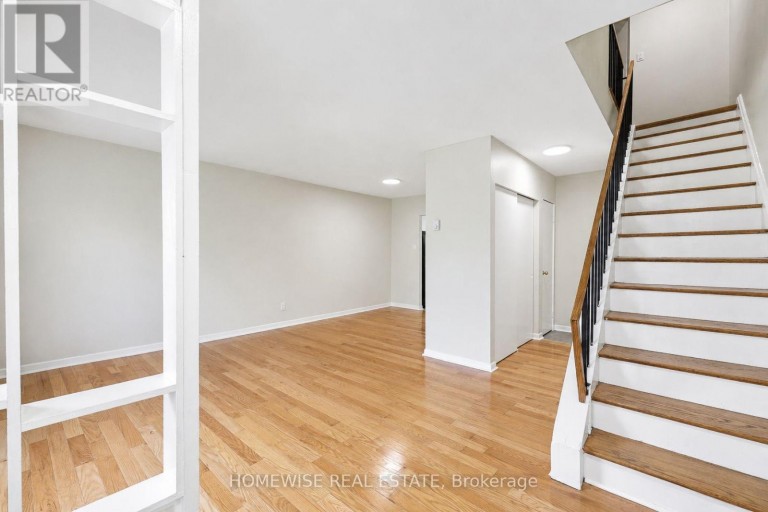 40 - 1350 WINDING TRAIL, Mississauga (Applewood), Ontario, L4Y2T8