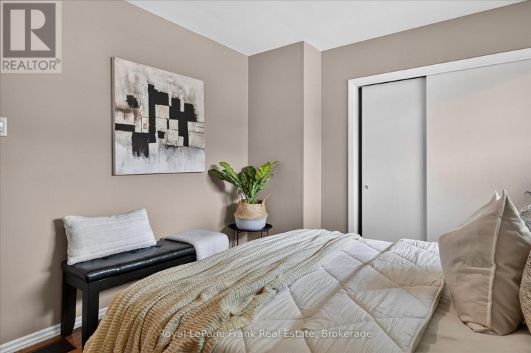870 HEMLOCK STREET, Peterborough (Northcrest Ward 5), Ontario, K9H6C9