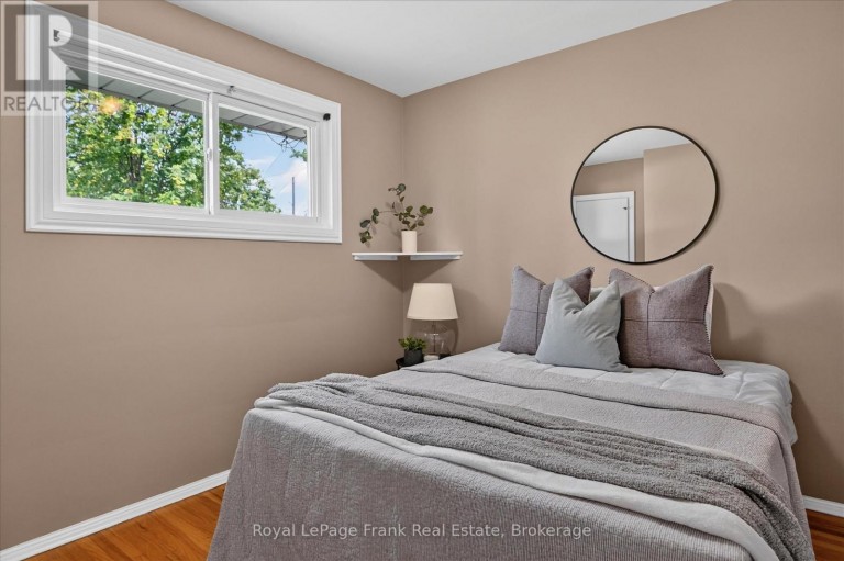 870 HEMLOCK STREET, Peterborough (Northcrest Ward 5), Ontario, K9H6C9
