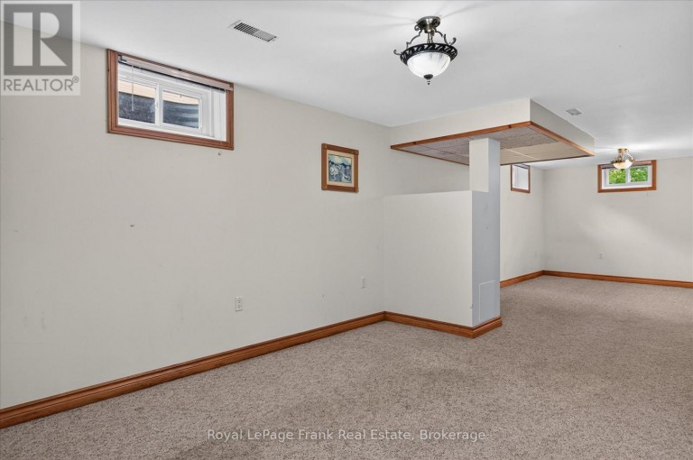 870 HEMLOCK STREET, Peterborough (Northcrest Ward 5), Ontario, K9H6C9
