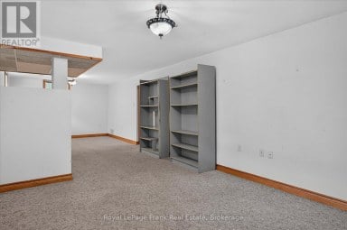 870 HEMLOCK STREET Peterborough (Northcrest Ward 5) Ontario photo 31