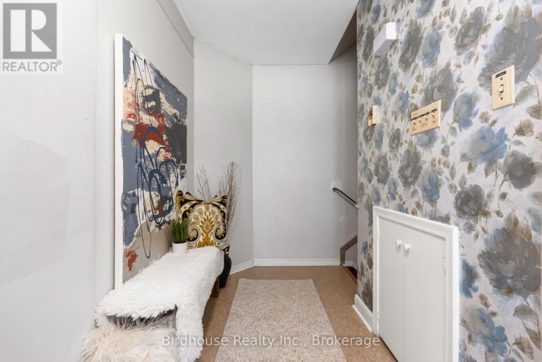 168 ADELAIDE STREET N, Kawartha Lakes (Lindsay), Ontario, K9V4M6