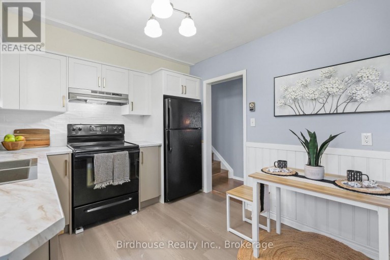 168 ADELAIDE STREET N, Kawartha Lakes (Lindsay), Ontario, K9V4M6