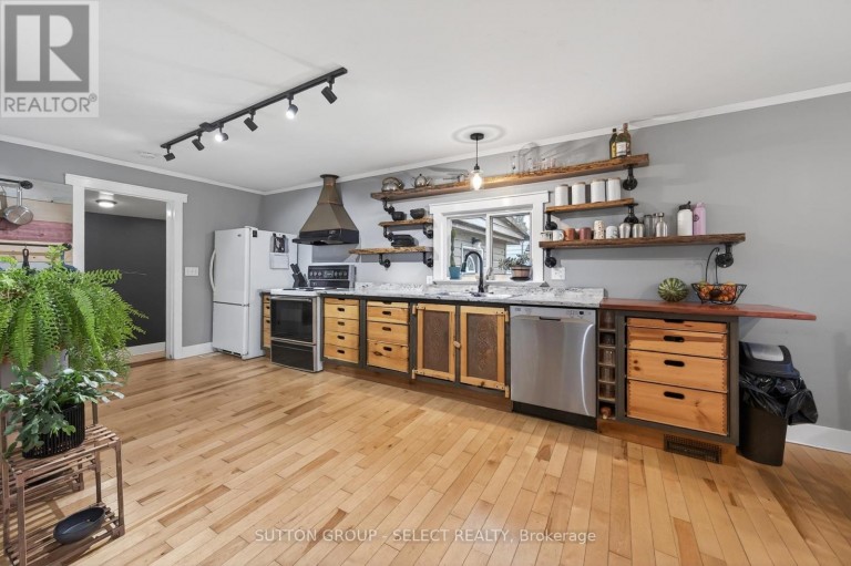 152 ELM STREET, West Elgin (West Lorne), Ontario, N0L2P0