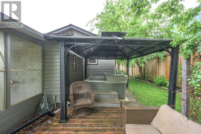 152 ELM STREET, West Elgin (West Lorne), Ontario, N0L2P0