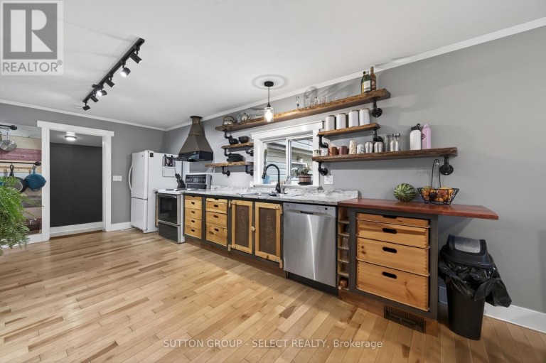152 ELM STREET, West Elgin (West Lorne), Ontario, N0L2P0