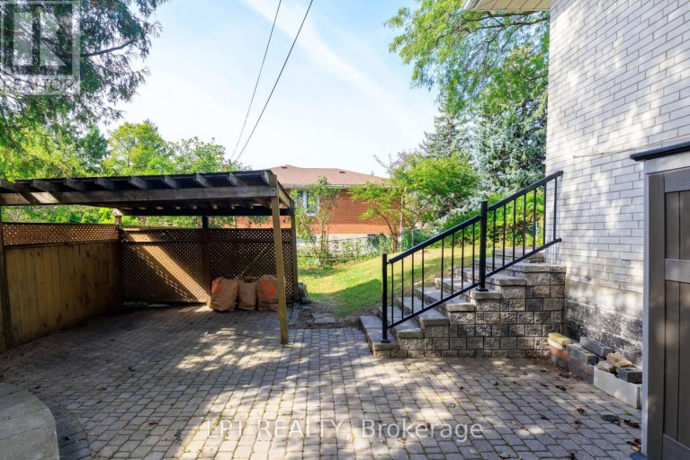 67 WOODTHORPE ROAD, Toronto (Victoria Village), Ontario, M4A1S6