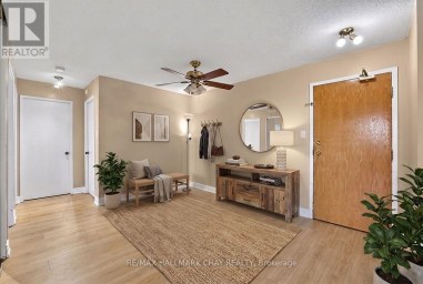 705 - 326 MAJOR MACKENZIE DRIVE E Richmond Hill (Crosby) Ontario photo 2