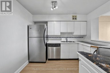 705 - 326 MAJOR MACKENZIE DRIVE E Richmond Hill (Crosby) Ontario photo 3