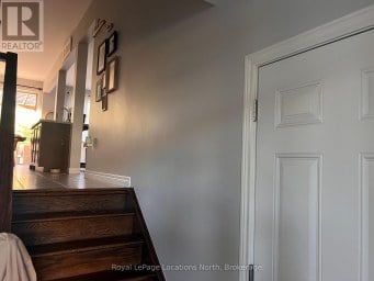 122 DELPHI LANE Blue Mountains Ontario photo 4