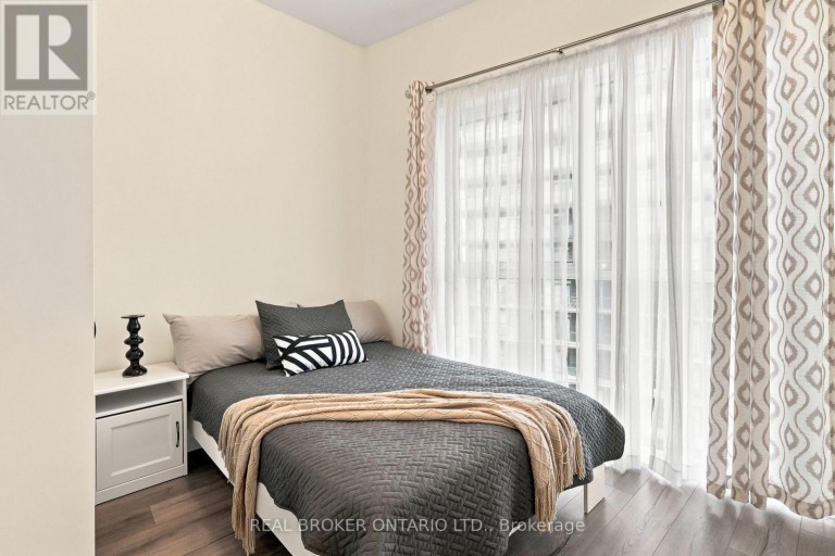 PH06 - 39 ANNIE CRAIG DRIVE, Toronto (Mimico), Ontario, M8V0H1
