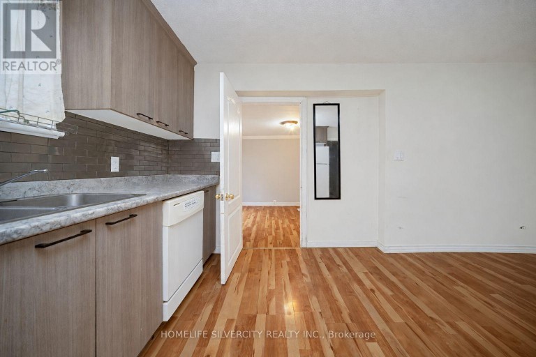 30 WOODWARD AVENUE, Brampton (Brampton North), Ontario, L6V1K1