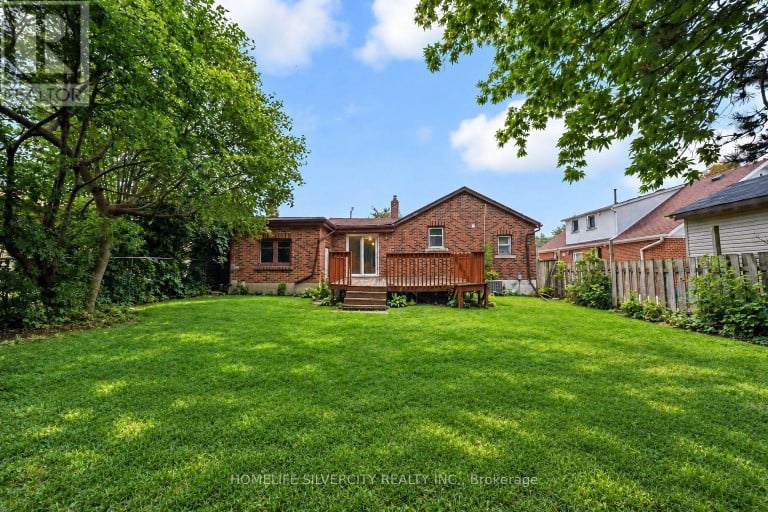 30 WOODWARD AVENUE, Brampton (Brampton North), Ontario, L6V1K1