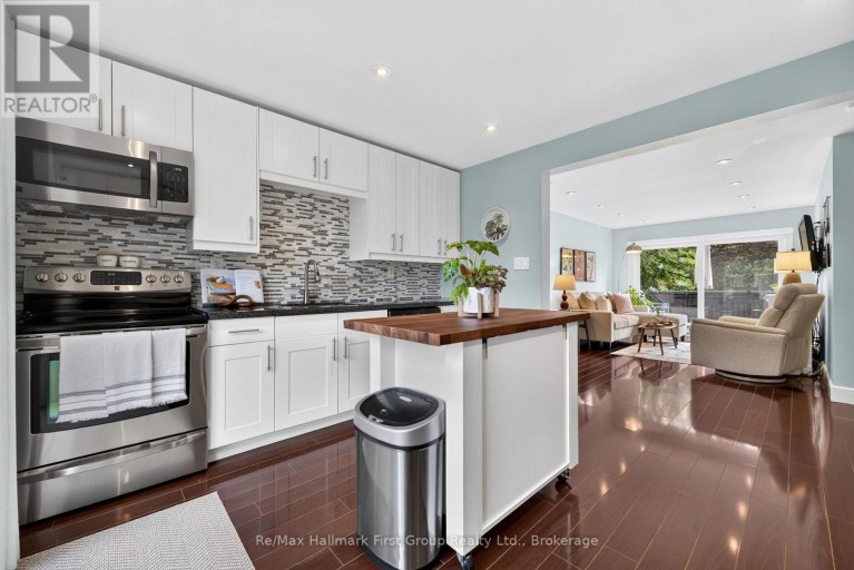 10 LINCOLN STREET, Ajax (Central West), Ontario, L1S6C8