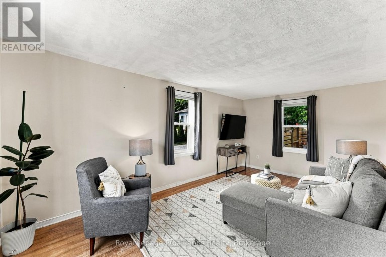 12 SINGLETON STREET, Brighton, Ontario, K0K1H0