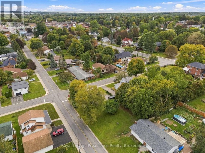 12 SINGLETON STREET, Brighton, Ontario, K0K1H0