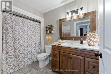 20846 LOYALIST PARKWAY Prince Edward County (Ameliasburg Ward) Ontario photo 11