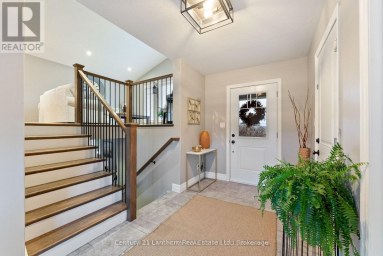 20846 LOYALIST PARKWAY Prince Edward County (Ameliasburg Ward) Ontario photo 2