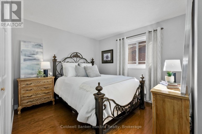 1988 MAPLERIDGE DRIVE, Peterborough (Monaghan Ward 2), Ontario, K9K1Z7