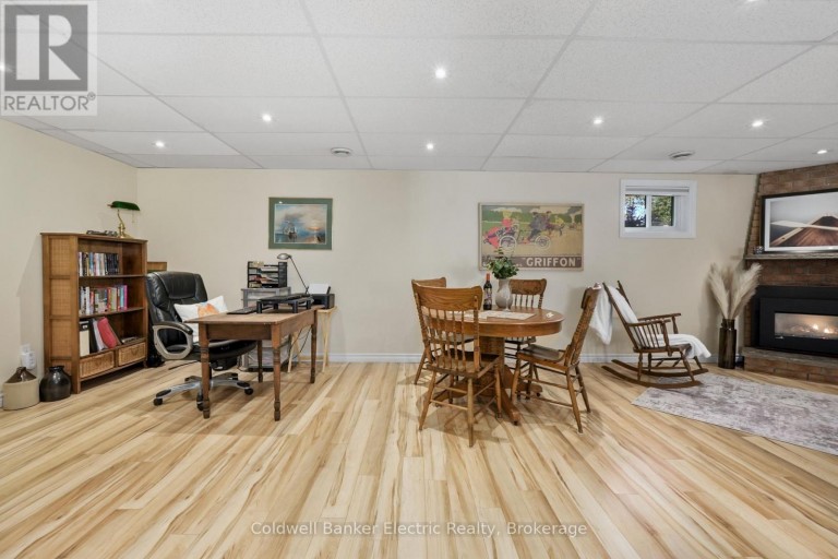 1988 MAPLERIDGE DRIVE, Peterborough (Monaghan Ward 2), Ontario, K9K1Z7