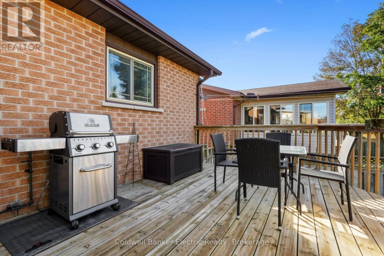 1988 MAPLERIDGE DRIVE, Peterborough (Monaghan Ward 2), Ontario, K9K1Z7